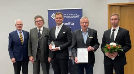 Pirkanmaan Yrityskummien Vuoden 2022 Kummiyritys  hyvittää hiilijalanjälkensä metsänistutuksin